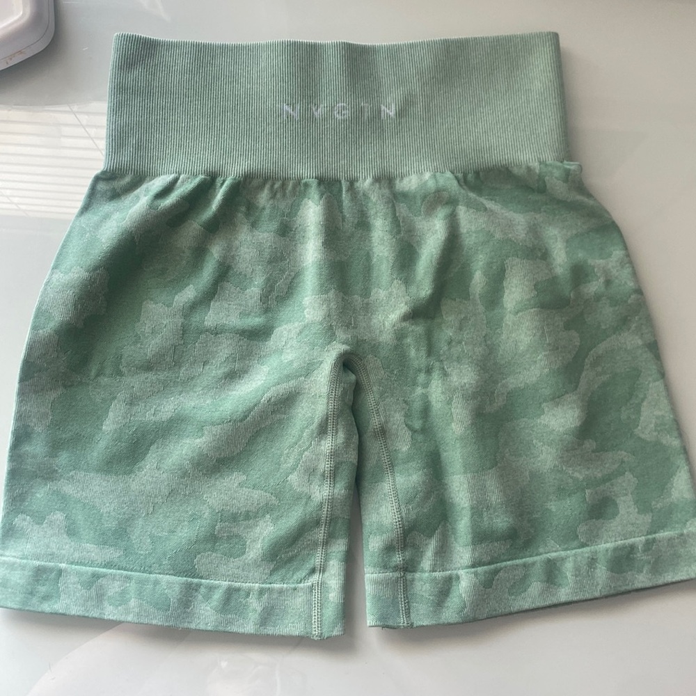 NVGTN camo seamless shorts